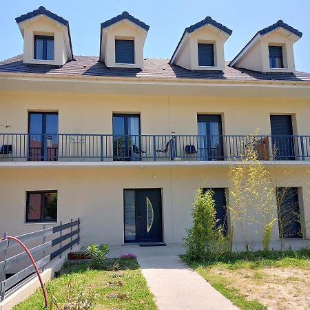 לונז'ימו Residence De La Gare, Chambre Meublee מראה חיצוני תמונה