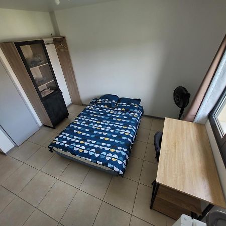 לונז'ימו Residence De La Gare, Chambre Meublee מראה חיצוני תמונה