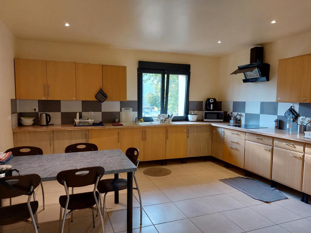 לונז'ימו Residence De La Gare, Chambre Meublee מראה חיצוני תמונה