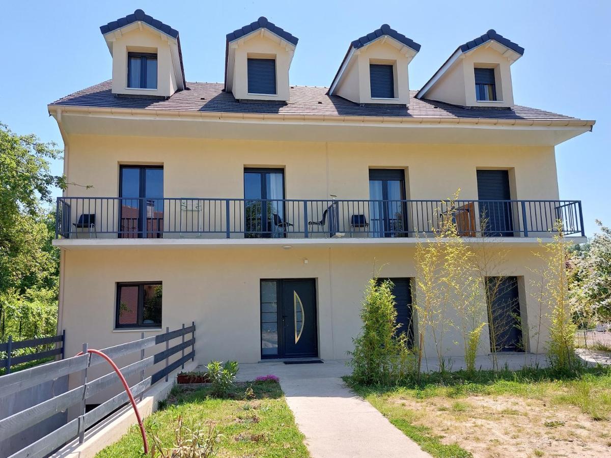 לונז'ימו Residence De La Gare, Chambre Meublee מראה חיצוני תמונה